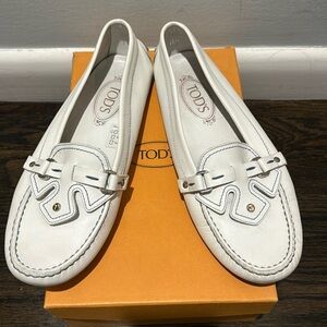 Tods white drivers